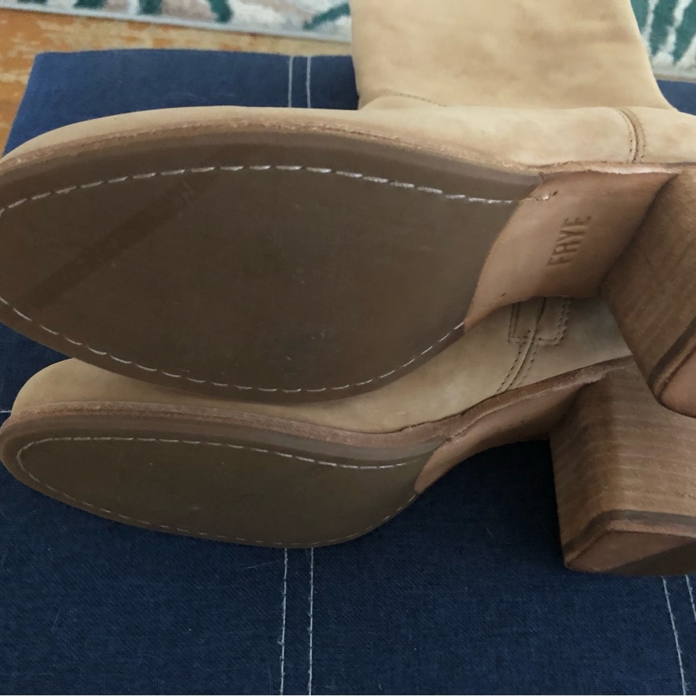 Women’s Frye Boots - Picture 8 of 10